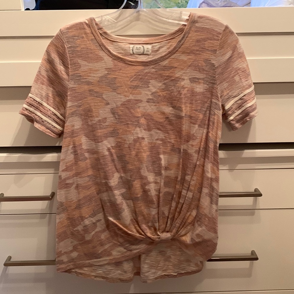 24/7 pink camo t-Shirt size XS